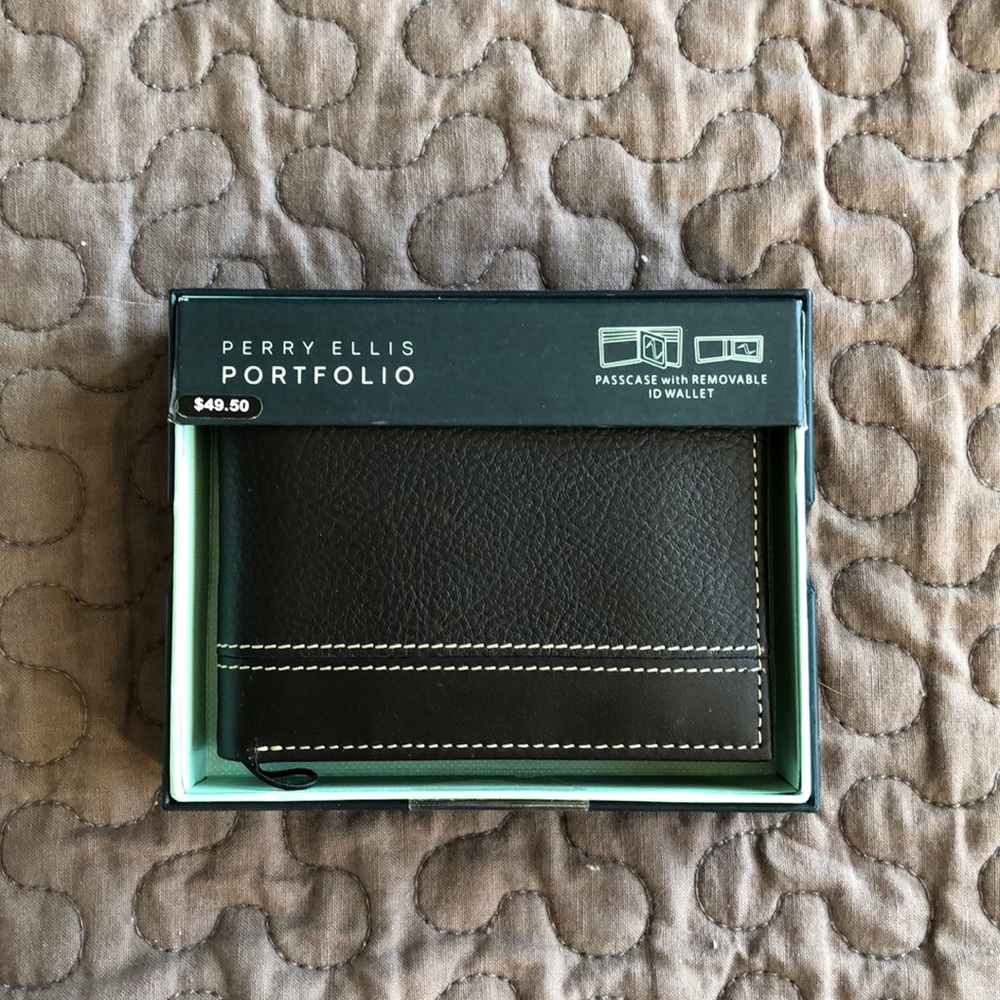 Perry Ellis Wallet